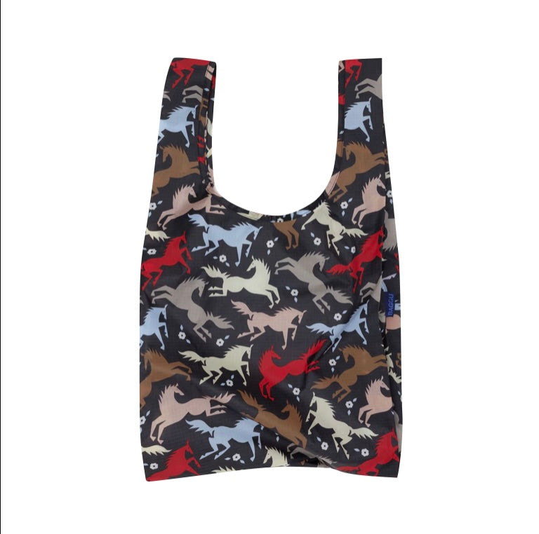 Standard Baggu in Horse Cut Outs pattern