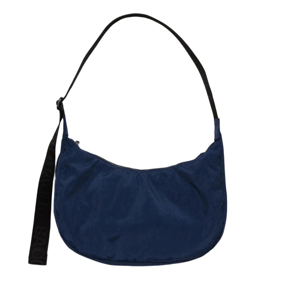 Medium Crescent Baggu in Navy