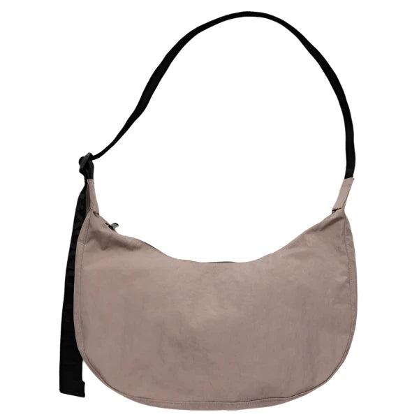 Medium Crescent Baggu in Taupe