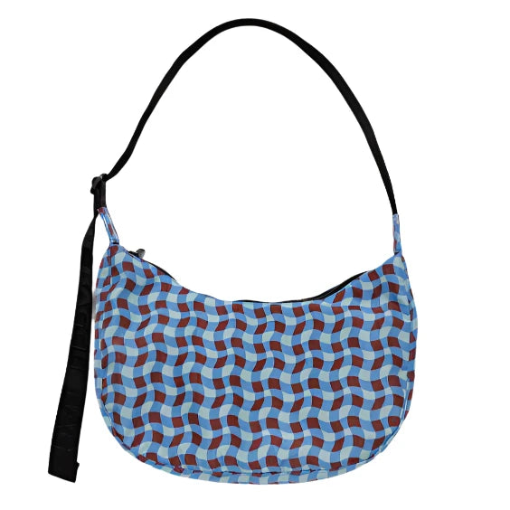 Medium Crescent Baggu in Wavy Gingham